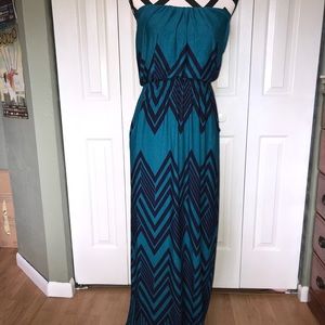 Size Medium Maxi dress with pockets